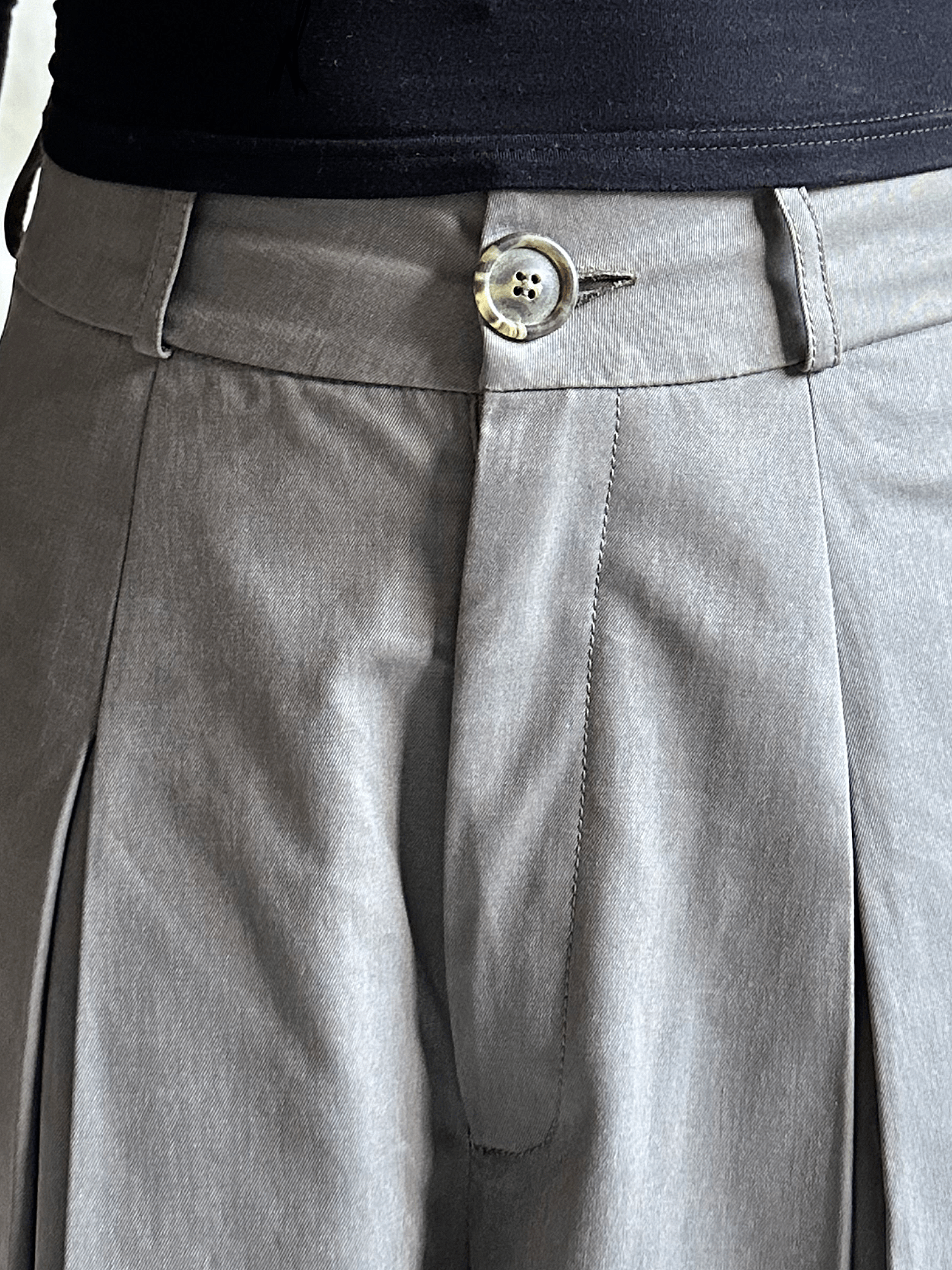 GREY EXTREME PLEAT