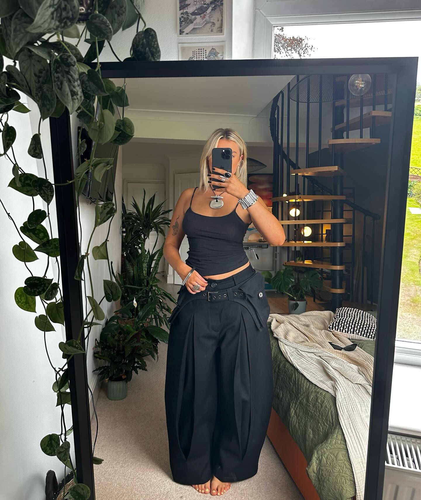 BLACK EXTREME PLEAT