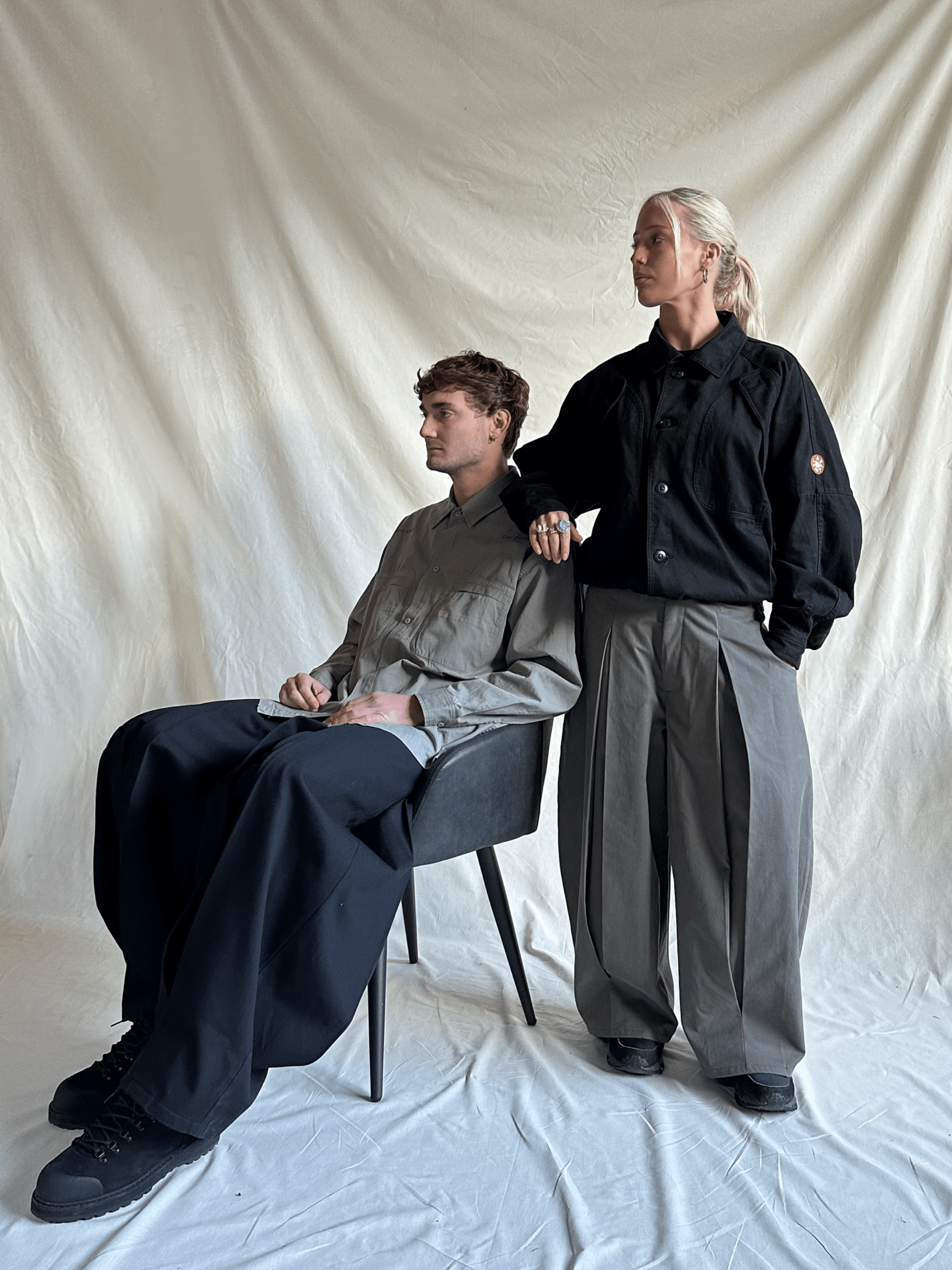 GREY EXTREME PLEAT