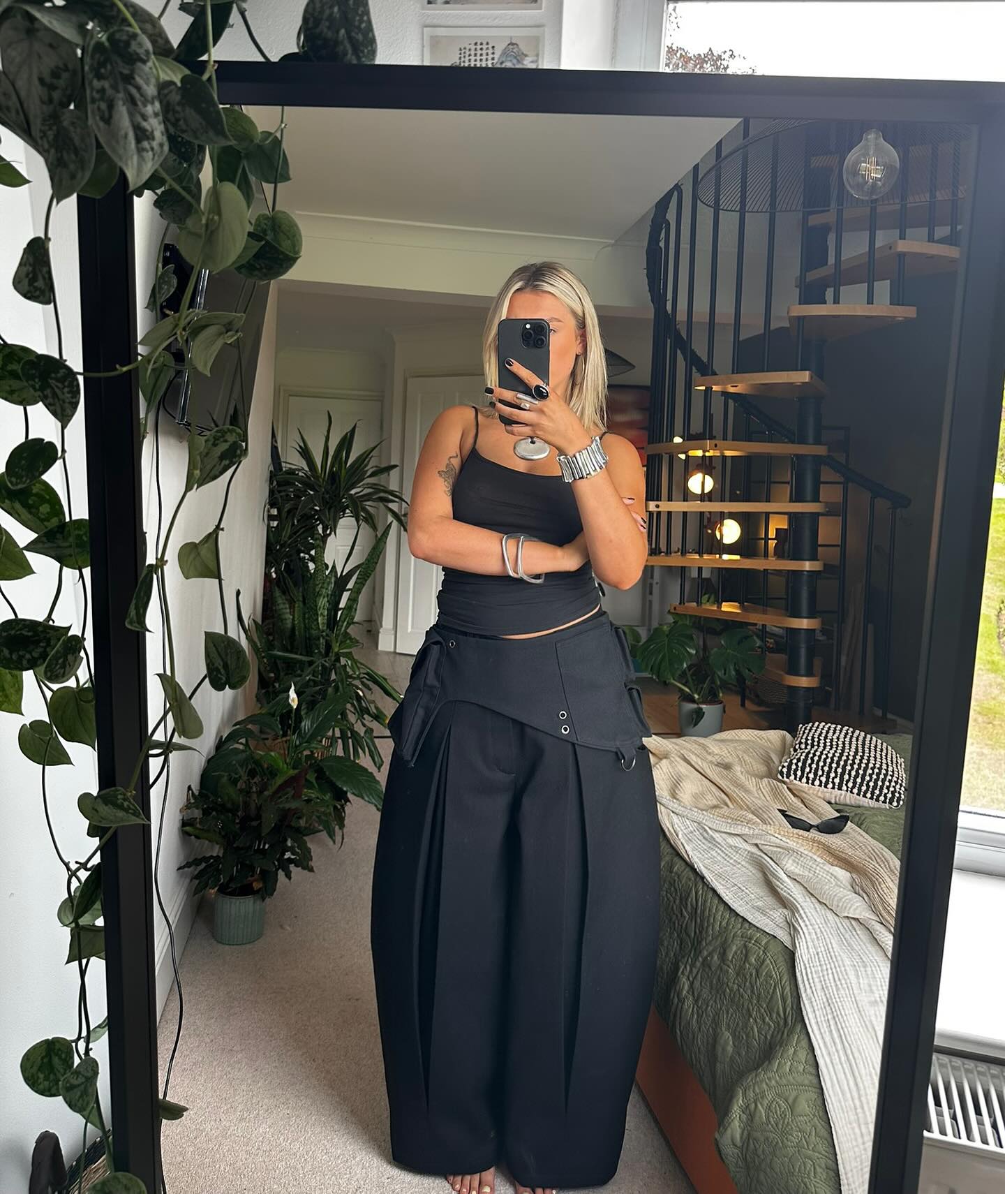 BLACK EXTREME PLEAT